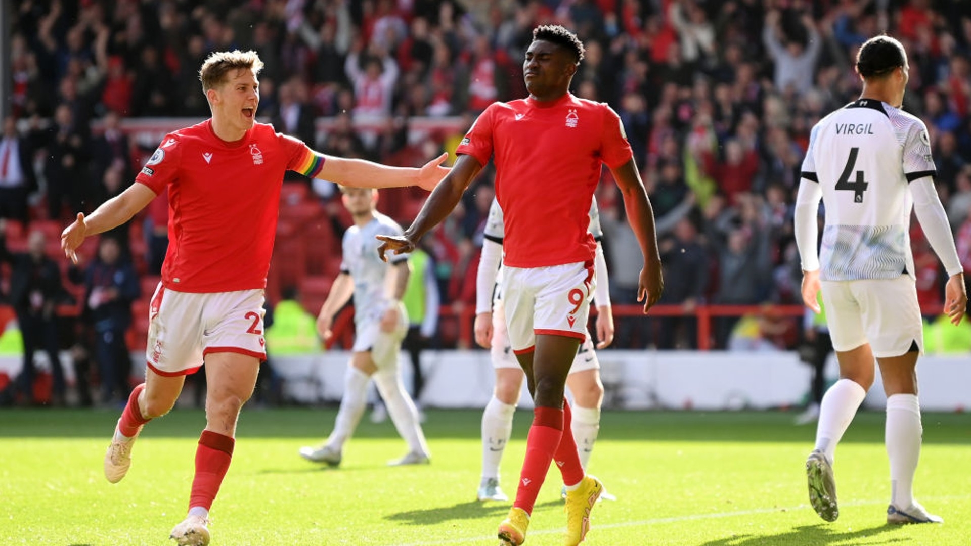 同样重要的 同样重要的